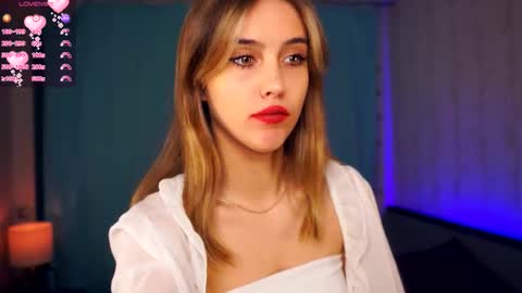 Snapshot of victoriadreamtt chatting on 11/19/25, 07:58 Anasteisha Day Helen Night online show from 11/19/25, 07:58