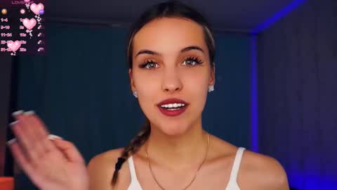 Snapshot of victoriadreamtt chatting on 12/21/25, 08:05 Anasteisha Day Helen Night online show from 12/21/25, 08:05