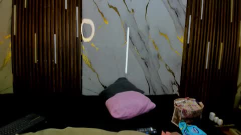 Victoria  online show from 10/24/25, 08:49