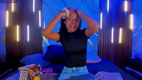 Victoria  online show from 11/07/25, 08:42