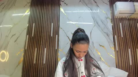 Victoria  online show from 03/16/26, 08:35