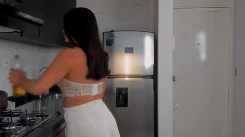 Vcitoria online show from 12/15/25, 11:53