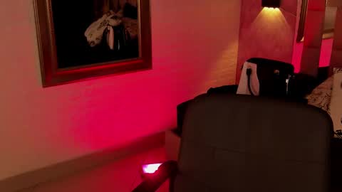 VICTORIA online show from 02/11/25, 10:50