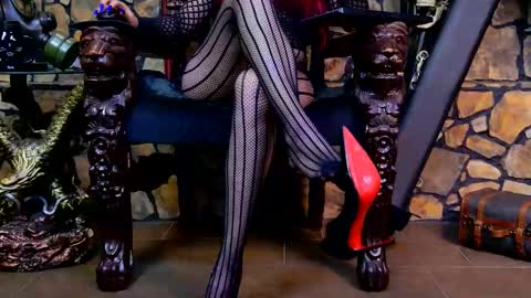 Victoria Heller online show from 11/06/25, 06:36