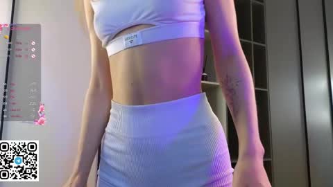 victoriahouston online show from 10/18/25, 07:53