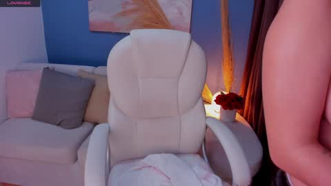 Snapshot of victorialeia chatting on 12/13/24, 11:50 Victoria online show from 12/13/24, 11:50