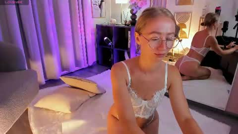 Victoria online show from 07/22/26, 06:05