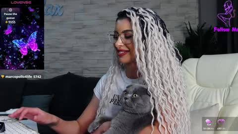 Victoria online show from 12/14/24, 04:34