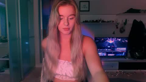 Eva and Victor online show from 09/20/25, 11:11