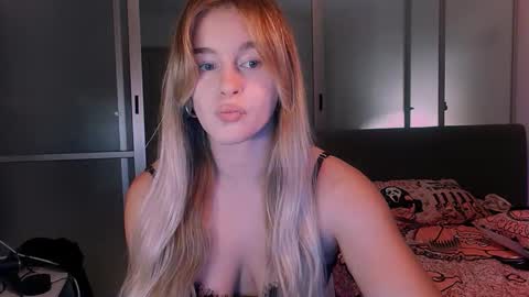 Eva and Victor online show from 10/23/25, 12:04