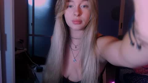 Eva and Victor online show from 10/26/25, 12:11