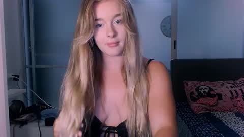 Eva and Victor online show from 10/27/25, 11:58