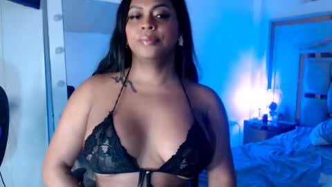 Snapshot of victoriaphillips chatting on 06/23/26, 02:31 ONLYFANS online show from 06/23/26, 02:31