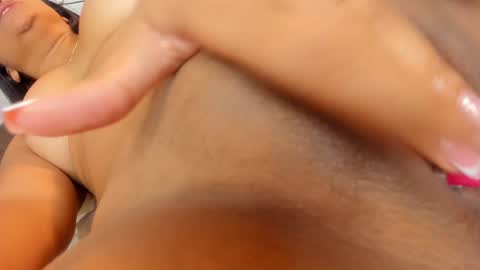 Snapshot of victoriaregia1 chatting on 02/01/25, 02:45 Maria Victoria online show from 02/01/25, 02:45