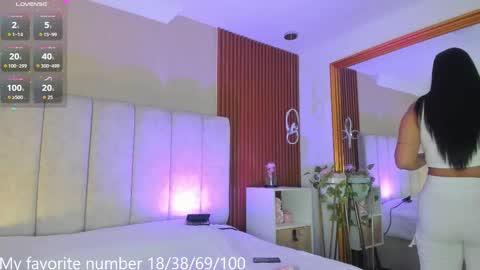 Snapshot of victoriaregia1 chatting on 09/14/25, 11:20 Maria Victoria online show from 09/14/25, 11:20