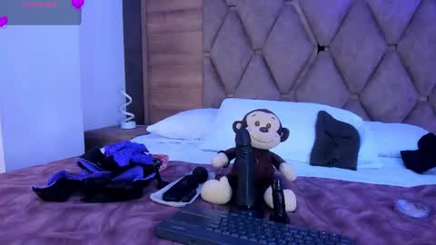 victoriasanz_ online show from 12/22/25, 12:57