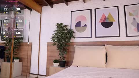 Victoria Shelby  online show from 04/13/26, 11:48