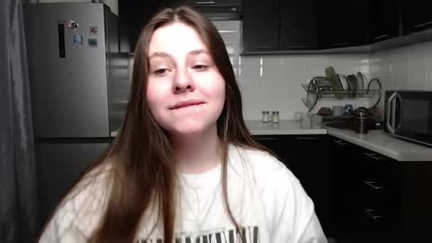 Snapshot of victoriassecrets_ chatting on 12/13/24, 01:12 victoriassecrets_ online show from 12/13/24, 01:12