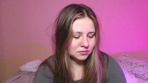 Snapshot of victoriassecrets_ chatting on 02/15/25, 07:28 victoriassecrets_ online show from 02/15/25, 07:28