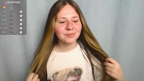 Snapshot of victoriassecrets_ chatting on 09/27/25, 03:50 victoriassecrets_ online show from 09/27/25, 03:50