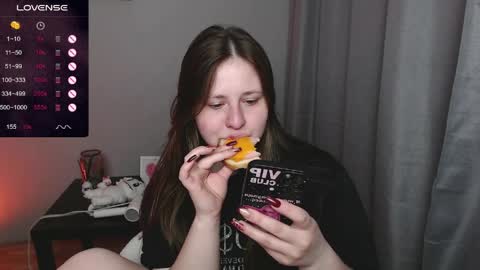 Snapshot of victoriassecrets_ chatting on 04/04/26, 05:43 victoriassecrets_ online show from 04/04/26, 05:43