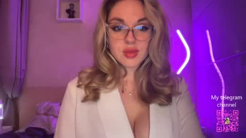 Victoria online show from 04/28/26, 08:58