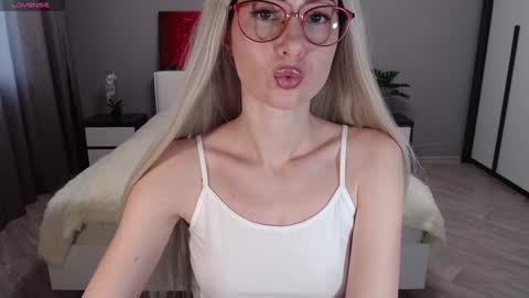 VictoriaTiger online show from 01/20/25, 09:56