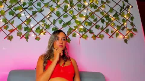 Snapshot of victoriia_rose_ chatting on 11/30/25, 03:10 victoriia_rose_ online show from 11/30/25, 03:10