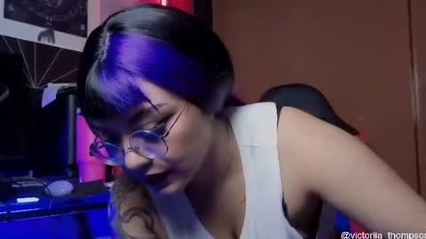 Snapshot of victoriia_thompson chatting on 07/04/26, 09:32 victoriia_thompson online show from 07/04/26, 09:32