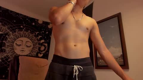 Snapshot of victorino_jhonson chatting on 05/18/26, 04:35 Victorino Jhonson online show from 05/18/26, 04:35