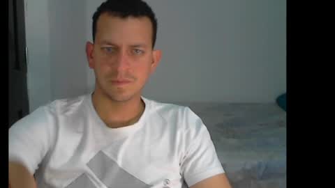 victormanuelq_1 online show from 04/29/26, 12:27