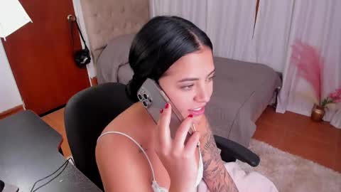 Snapshot of victoryyy__ chatting on 01/06/25, 09:11 V I C T O R I A online show from 01/06/25, 09:11