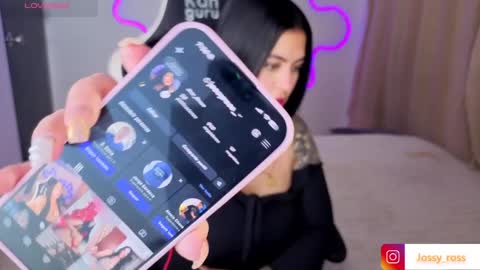 V  I C  T O R I A  online show from 03/31/26, 12:56