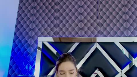 victtoria lee online show from 03/08/25, 10:45