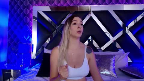 victtoria lee online show from 09/22/25, 09:39