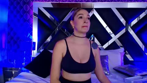 victtoria lee online show from 10/21/25, 07:14