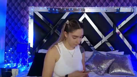 victtoria lee online show from 01/05/26, 08:01