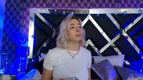 victtoria lee online show from 04/25/26, 07:11