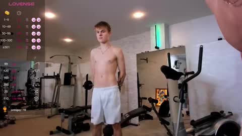 Snapshot of vid2725 chatting on 11/08/25, 03:12 David Vitalii online show from 11/08/25, 03:12