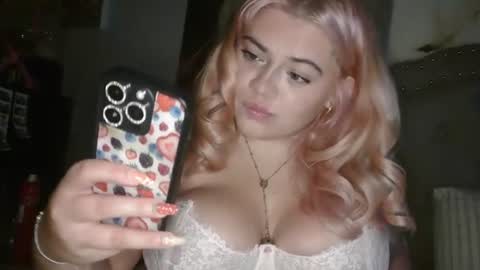 Snapshot of viennavisabelle chatting on 07/23/26, 01:58 viennavisabelle online show from 07/23/26, 01:58