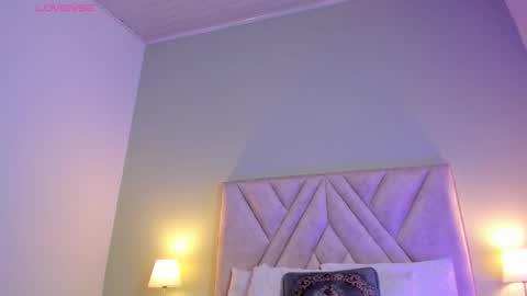 Victoria  online show from 12/22/25, 11:29