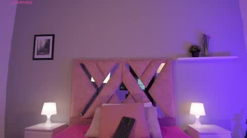 Victoria  online show from 04/24/26, 10:23