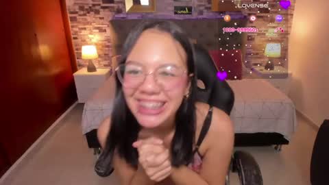 Violet online show from 05/22/26, 04:56