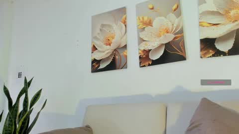 VIOLET  online show from 04/01/26, 01:41