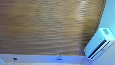 Viiolett online show from 10/12/25, 08:41