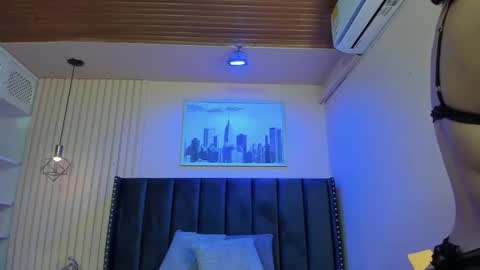 Viiolett online show from 10/17/25, 09:06