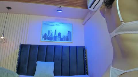 Viiolett online show from 02/15/26, 07:43