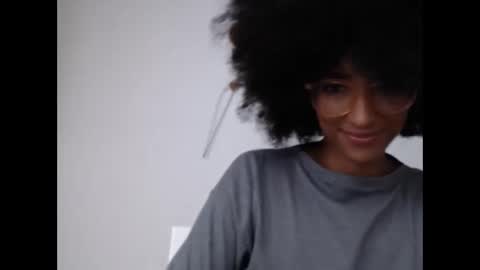 viiolettaaa online show from 04/28/26, 08:47