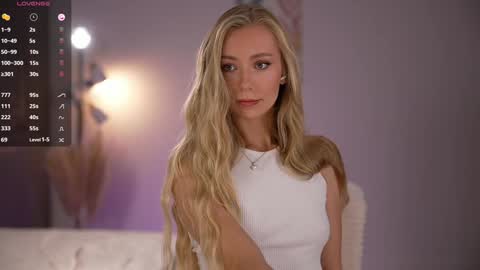 Snapshot of vika54784 chatting on 11/28/25, 01:19 vika54784 online show from 11/28/25, 01:19