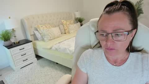 Ukrainian-woman online show from 06/03/26, 02:55
